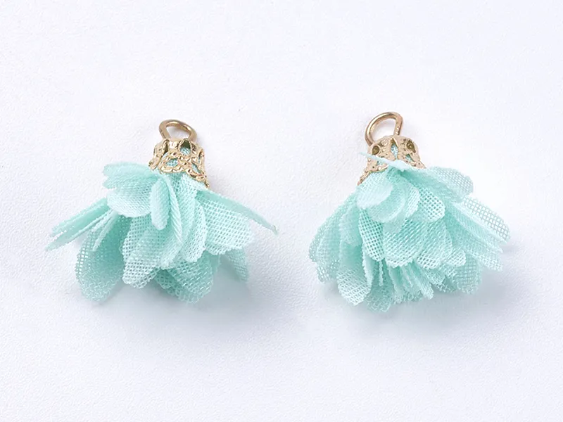 Acheter pendentif fleur pompon en organza vert d'eau en ligne