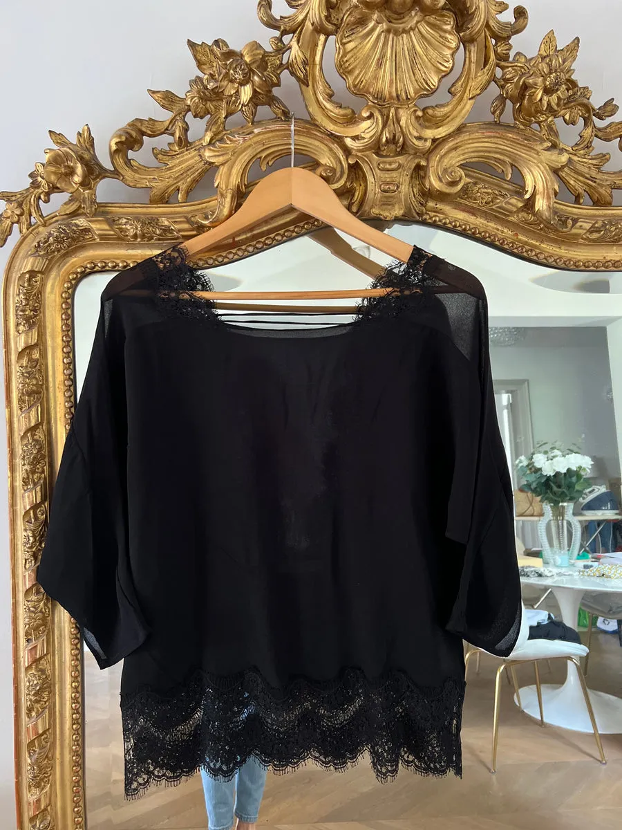 Top Sandro noir avec dentelle
